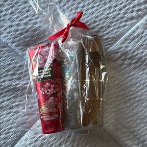 Japanese Cherry Blossom + Elizabeth Arden Gift Set